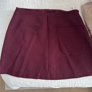Aritzia Wilfred Mini Skirt in Maroon with Front Pocket detail | Size 8